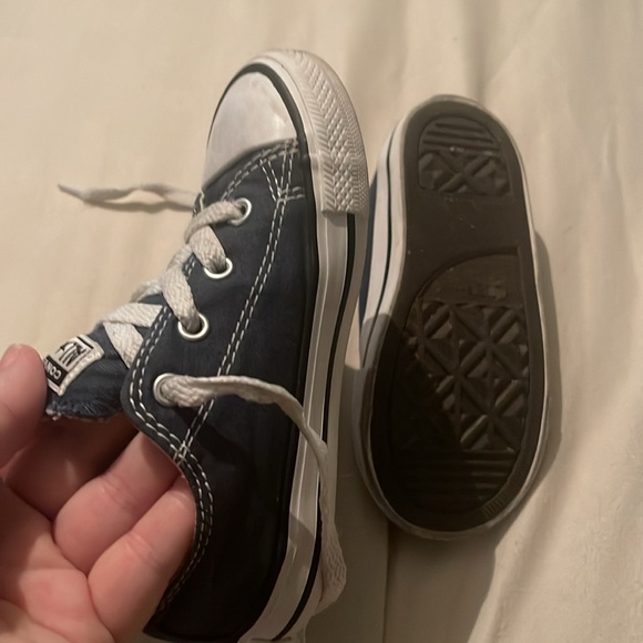 Size 9 little kids only been worn once converse all stars - Picture 5 of 9